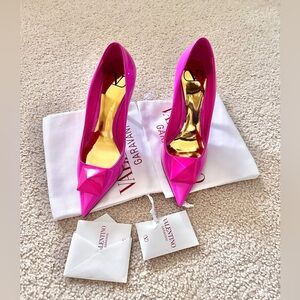 Valentino Garavani One Stud Patent Leather Pumps With Matching Stud, Size 36 1/2